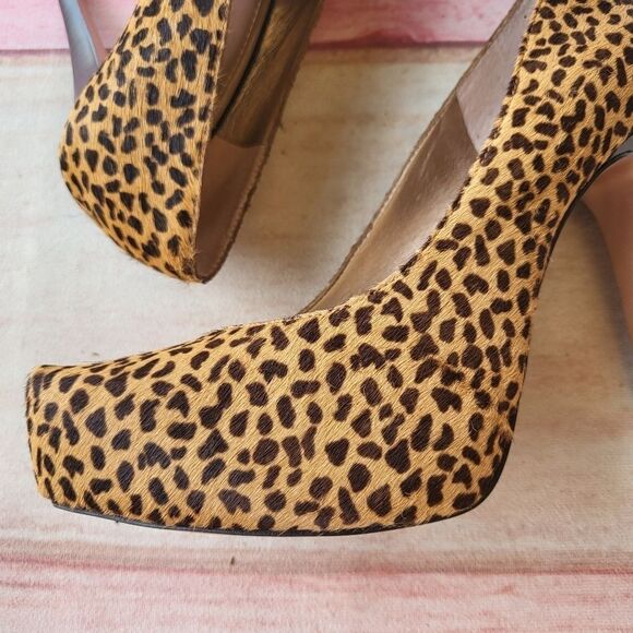 BCBG Generation Dalmation Haircalf Parade Stiletto Heel Pumps Women's size 8M - Picture 6 of 10